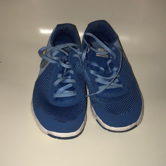 Women’s Nike shoes - Picture 2 of 2